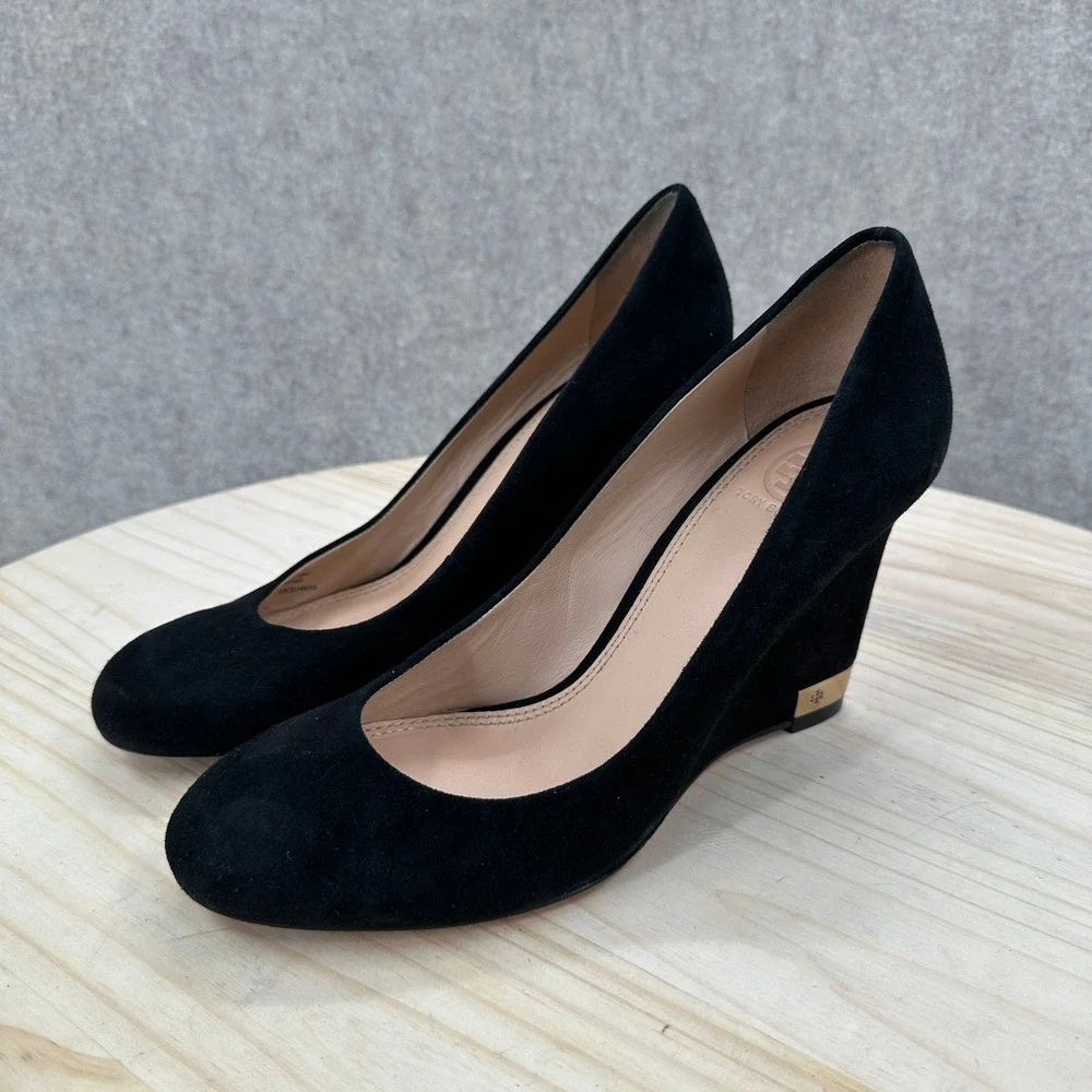 Tory Burch Astoria Wedge Pumps Womens 8.5 Black Suede Gold Logo Heels